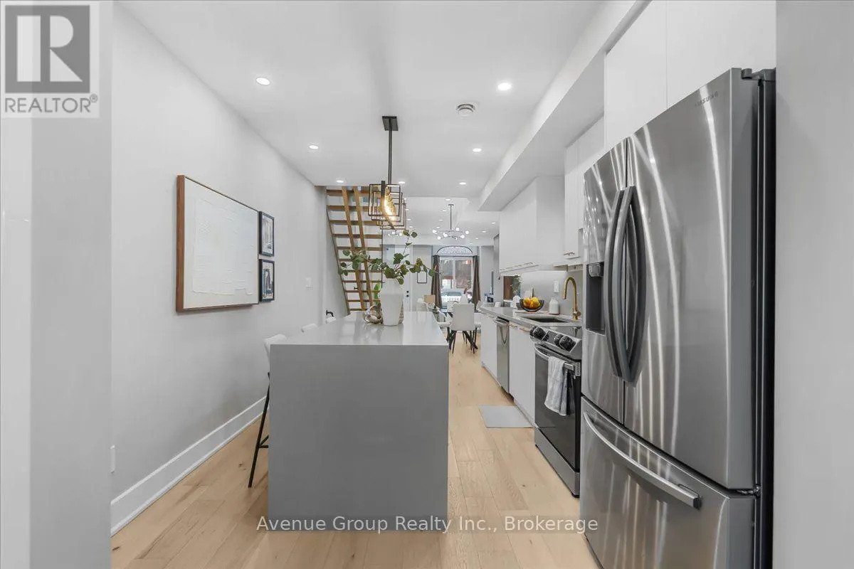 811 DOVERCOURT ROAD