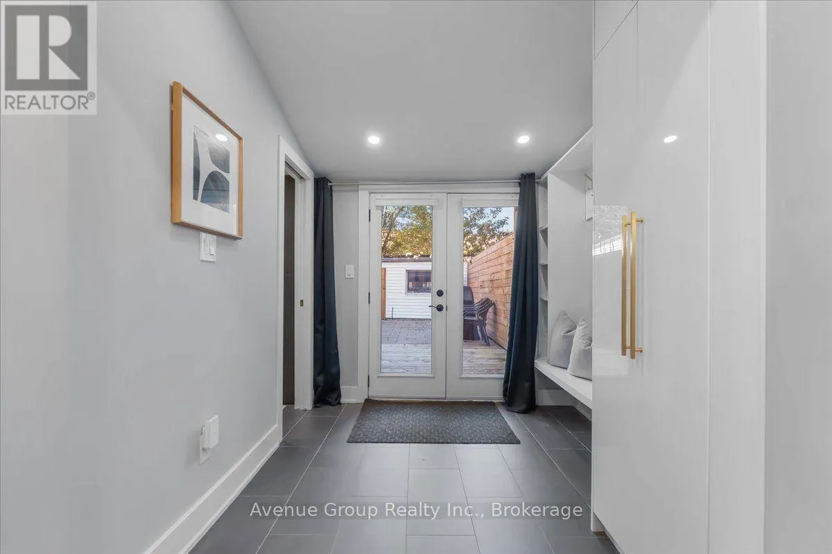 811 DOVERCOURT ROAD