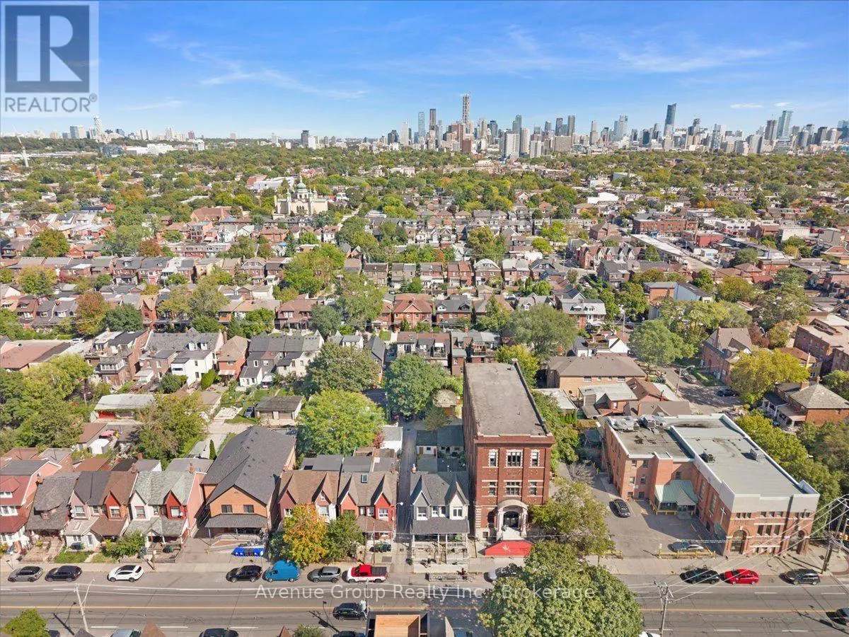 811 DOVERCOURT ROAD