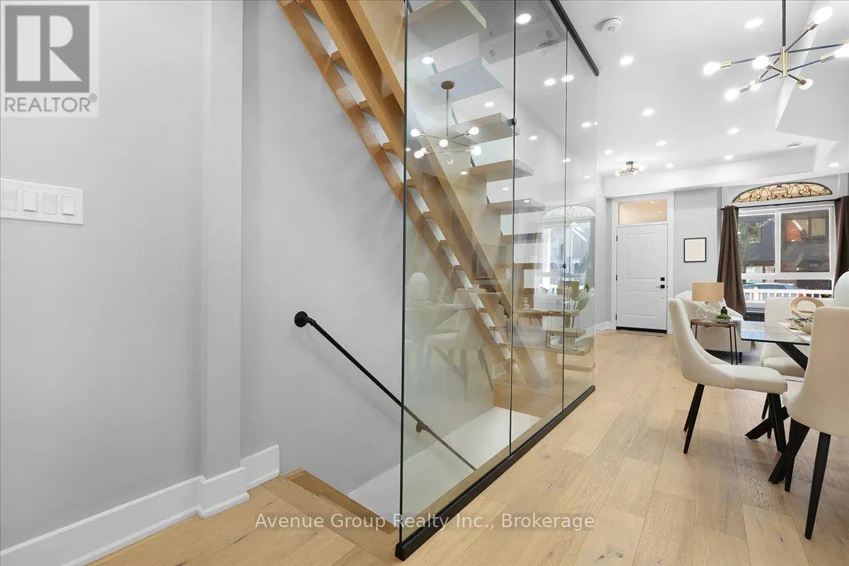 811 DOVERCOURT ROAD