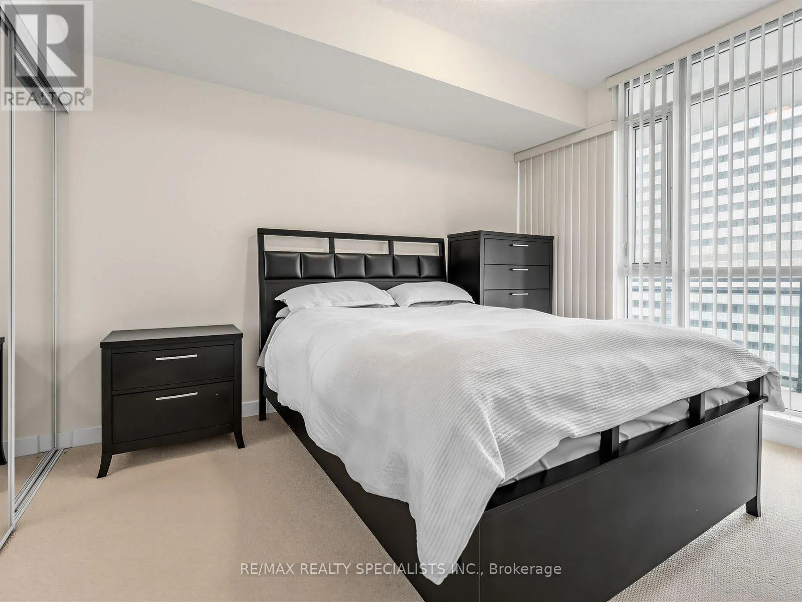 1401 - 4065 BRICKSTONE MEWS