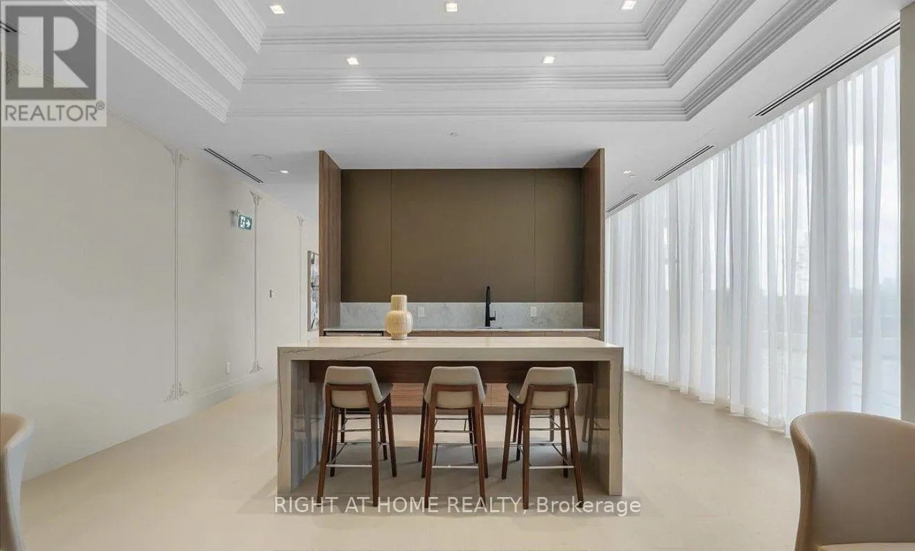 507 - 2450 BLOOR STREET W