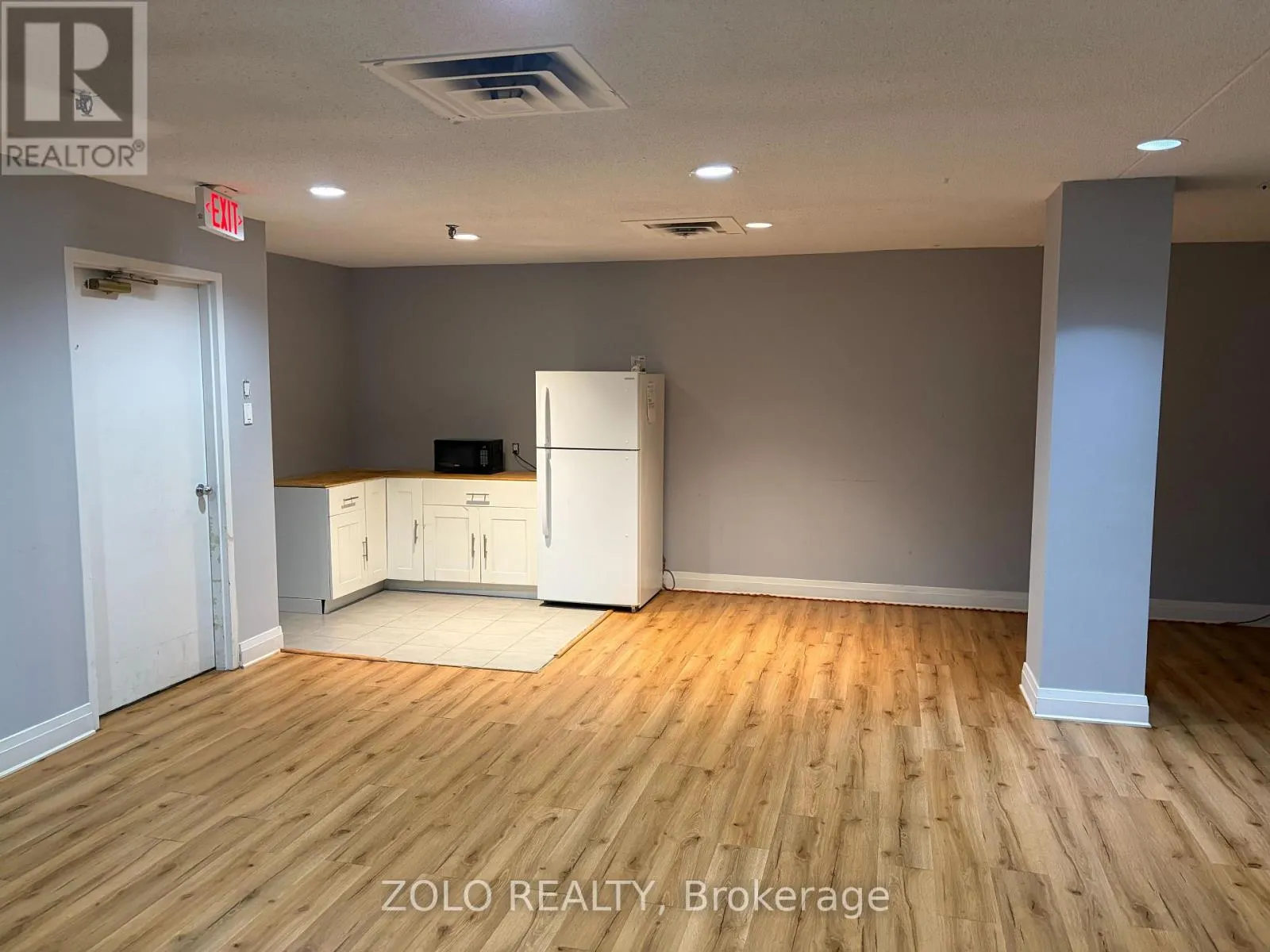 407 - 2737 KEELE STREET