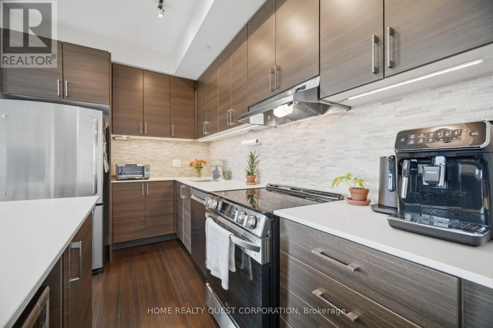 2205 - 2560 EGLINTON AVENUE W