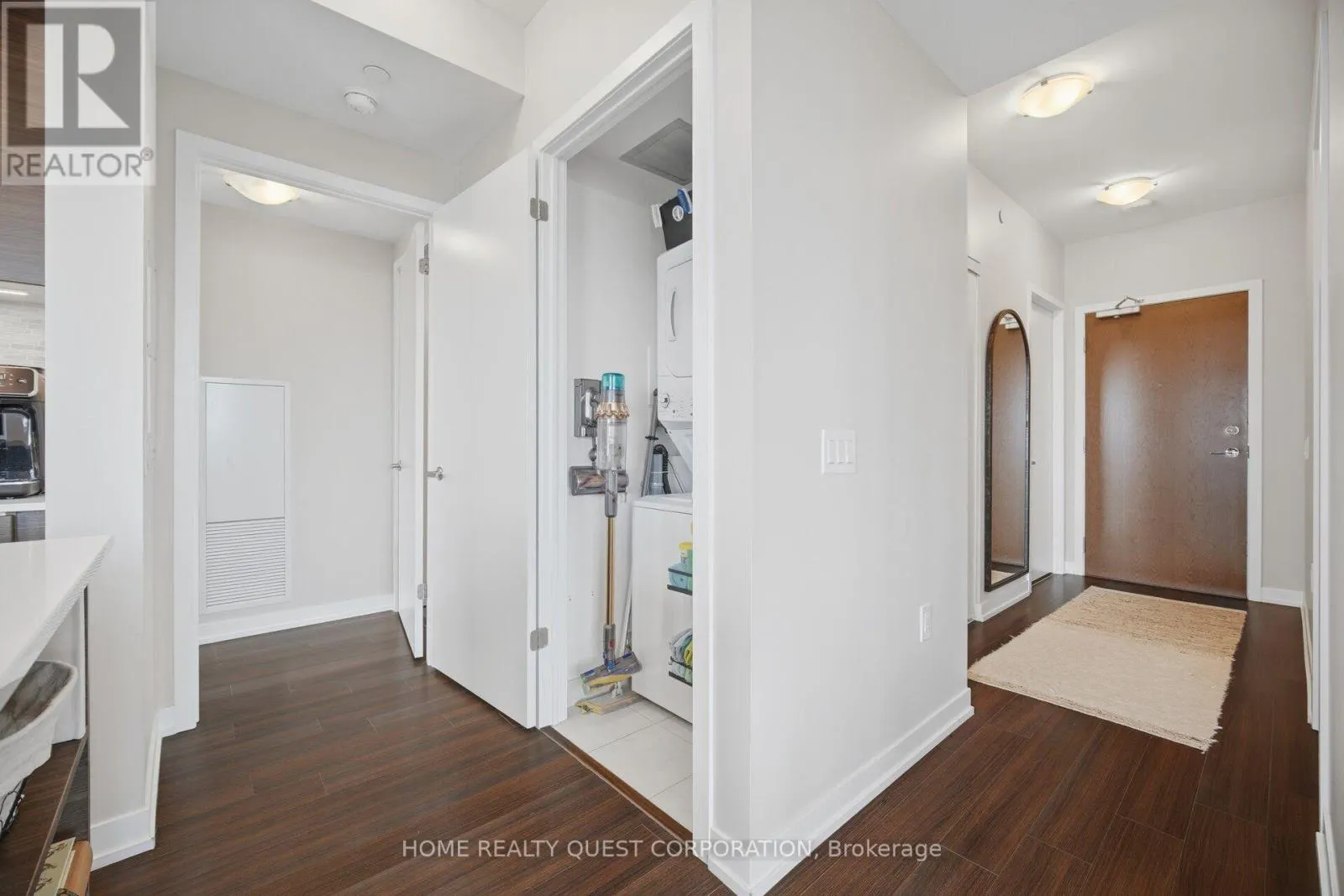 2205 - 2560 EGLINTON AVENUE W