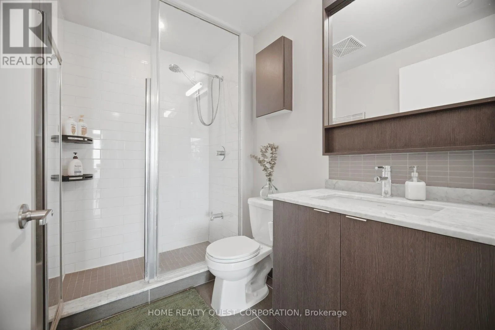 2205 - 2560 EGLINTON AVENUE W