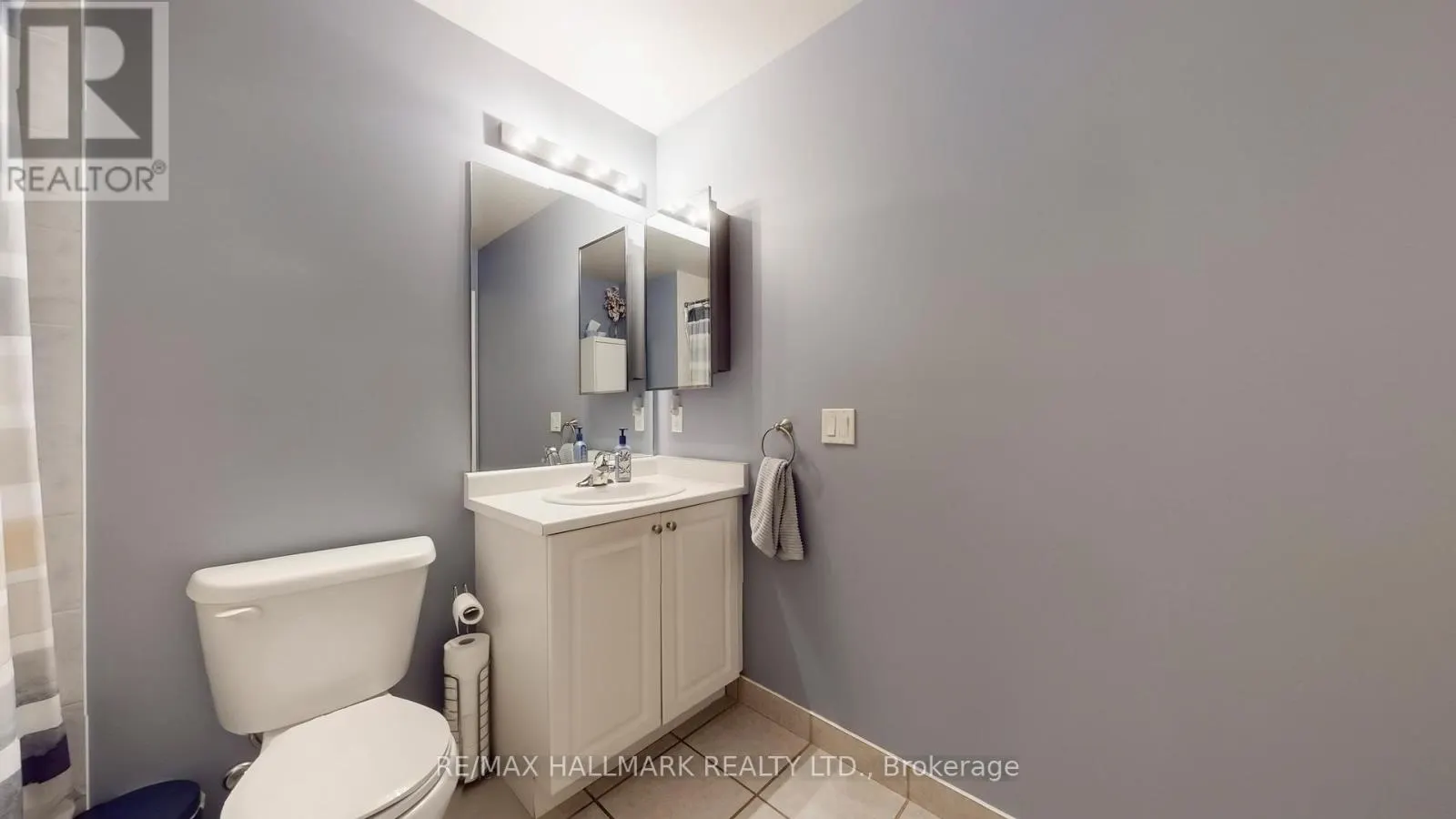 910 - 349 RATHBURN ROAD W