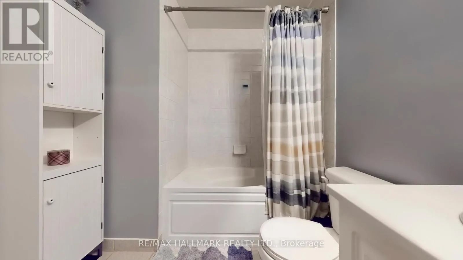 910 - 349 RATHBURN ROAD W