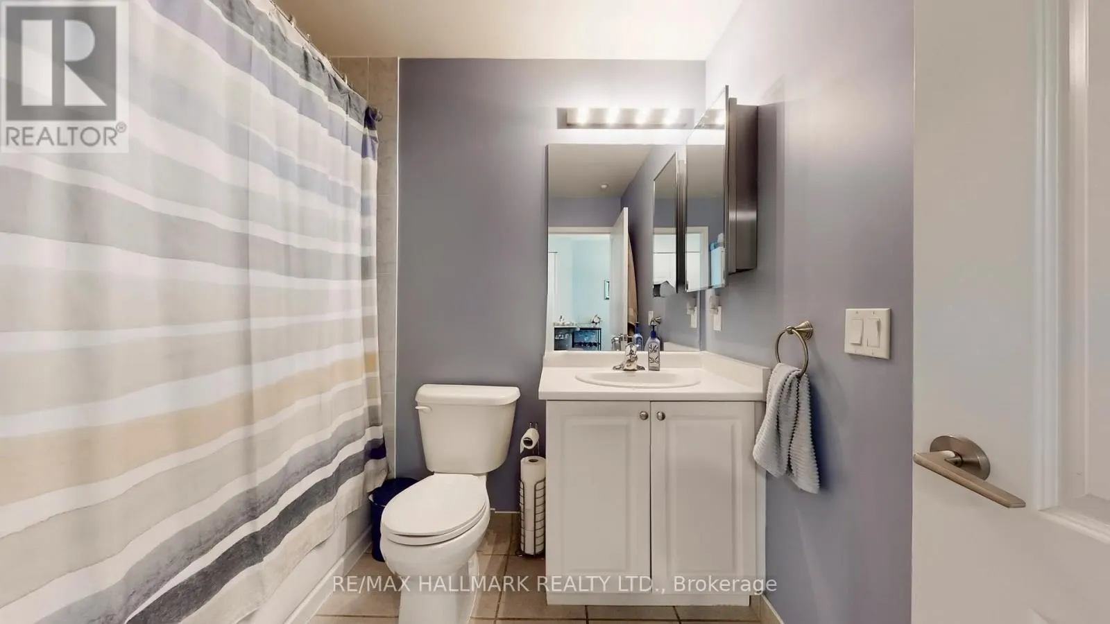 910 - 349 RATHBURN ROAD W