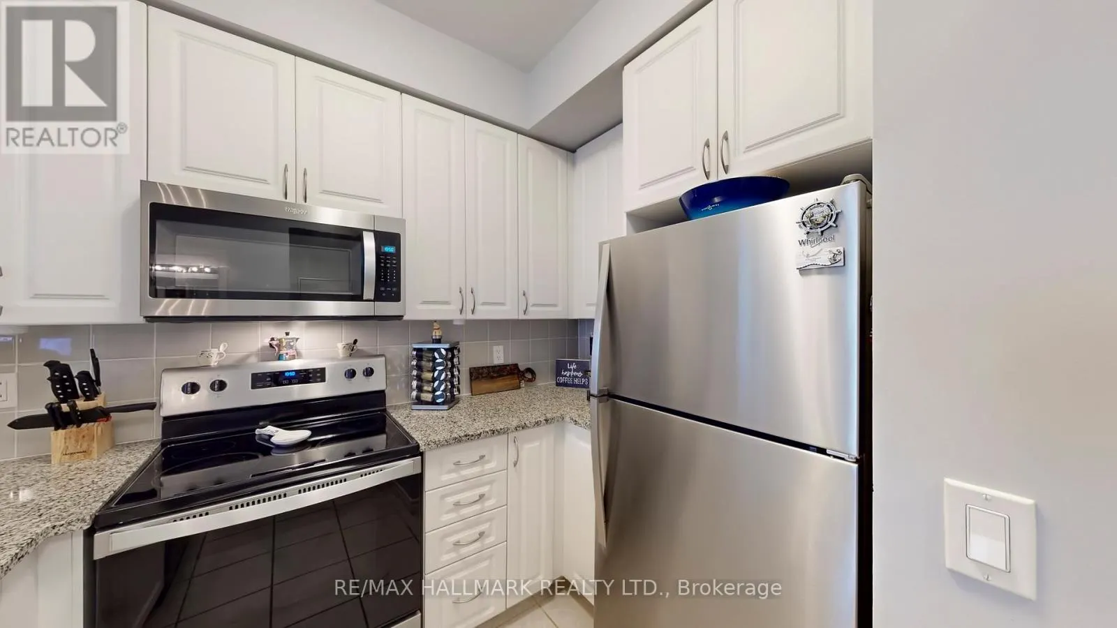 910 - 349 RATHBURN ROAD W