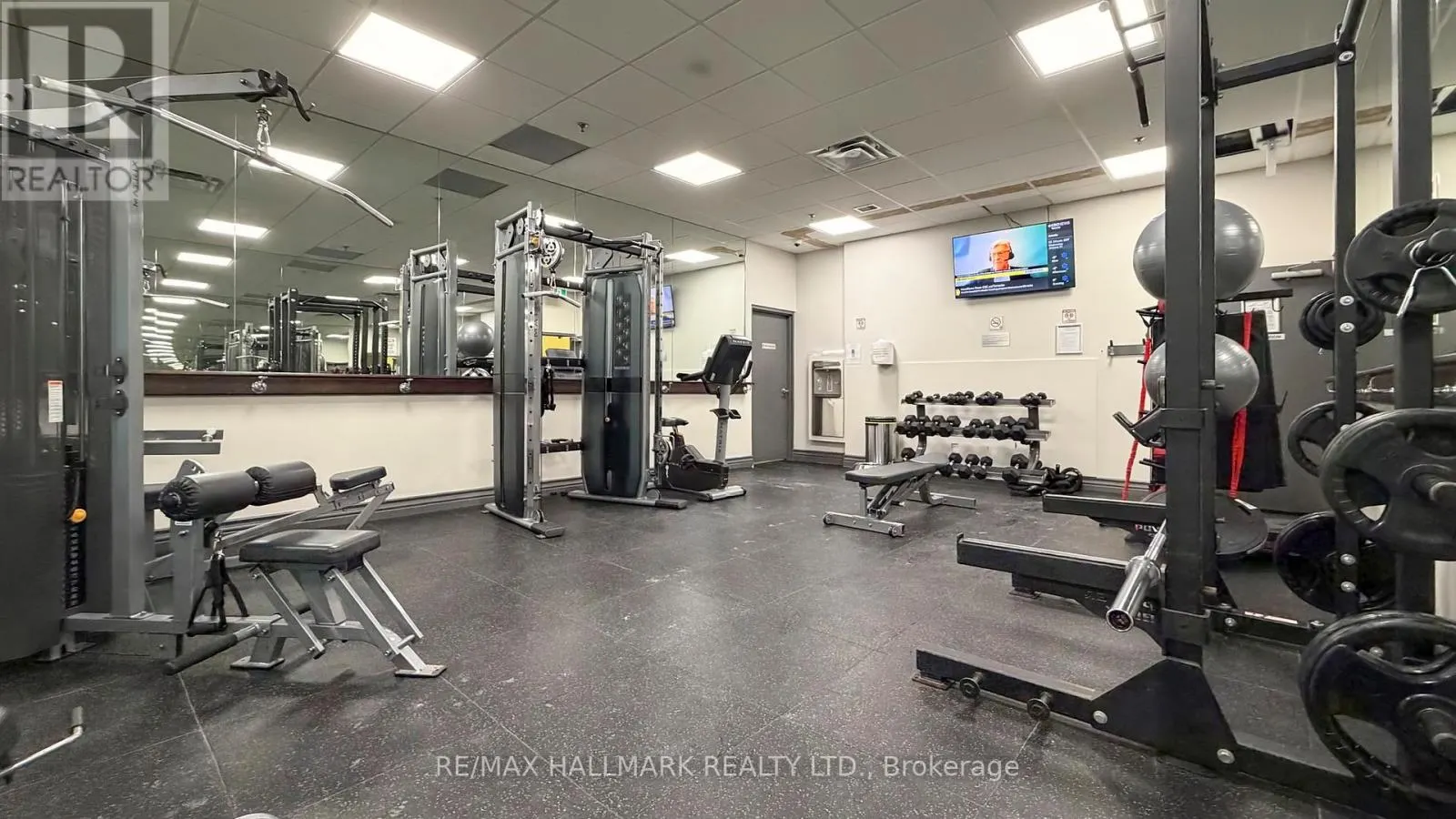 910 - 349 RATHBURN ROAD W