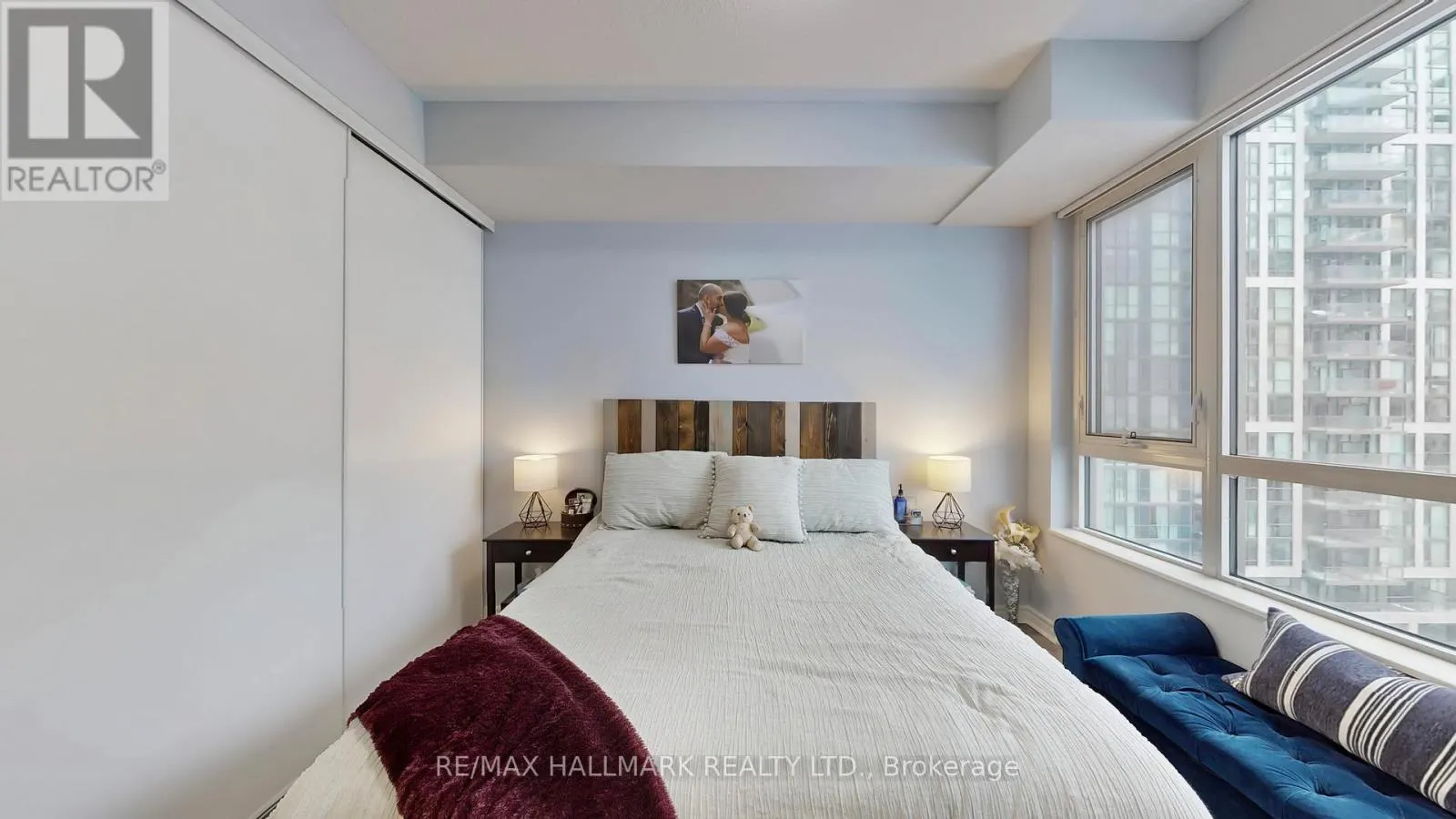 910 - 349 RATHBURN ROAD W