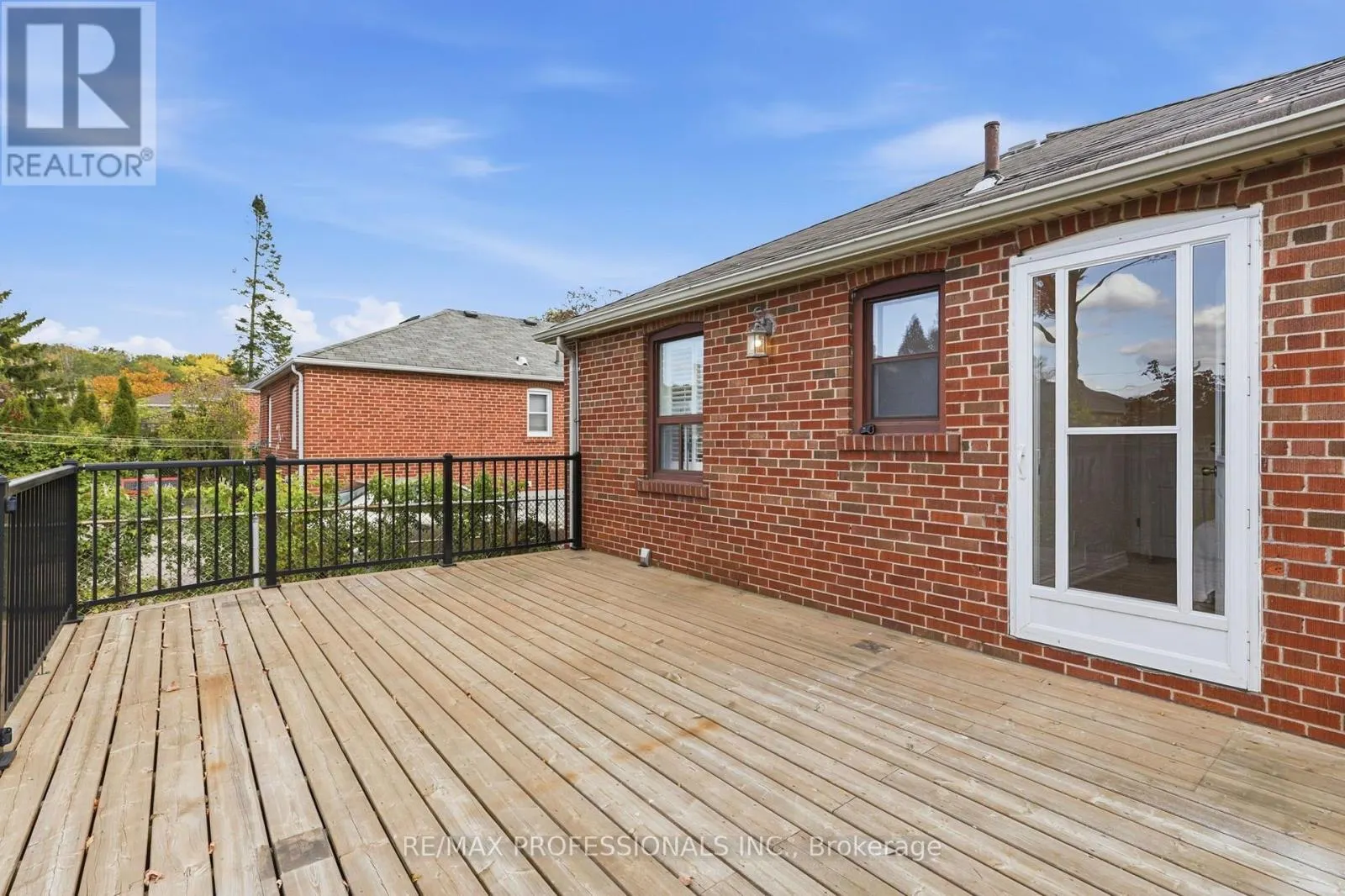 28 WICKFORD DRIVE
