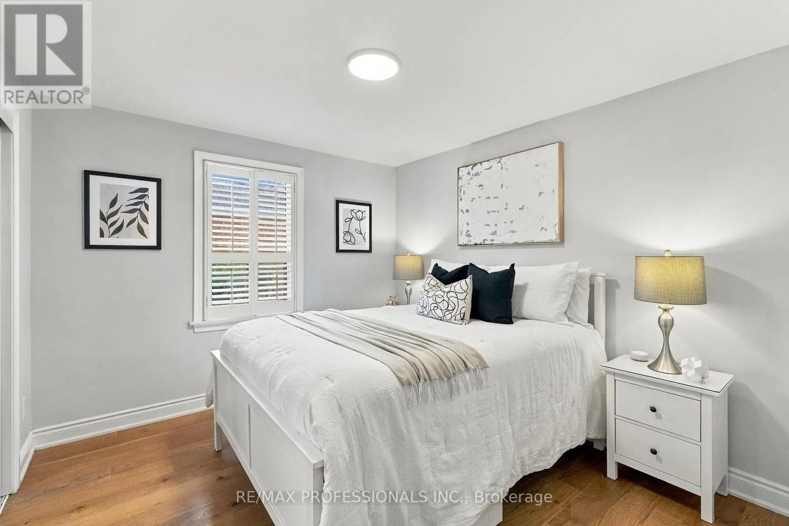 28 WICKFORD DRIVE