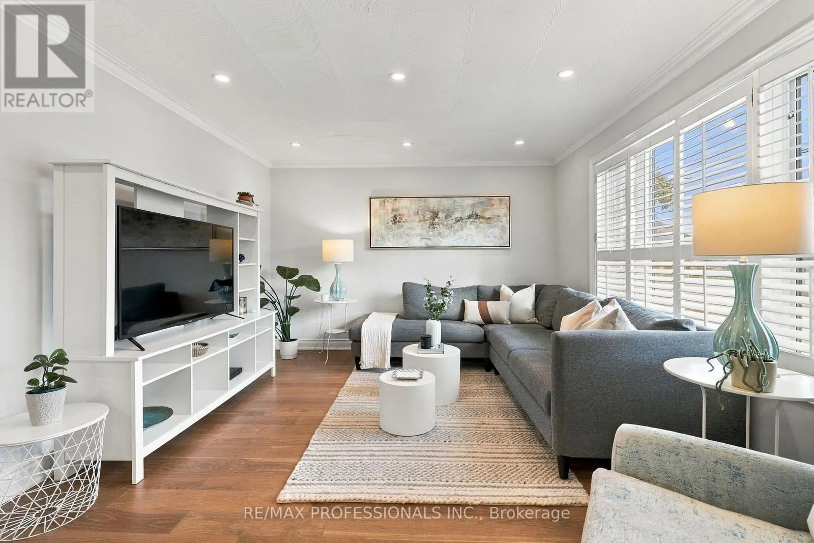 28 WICKFORD DRIVE