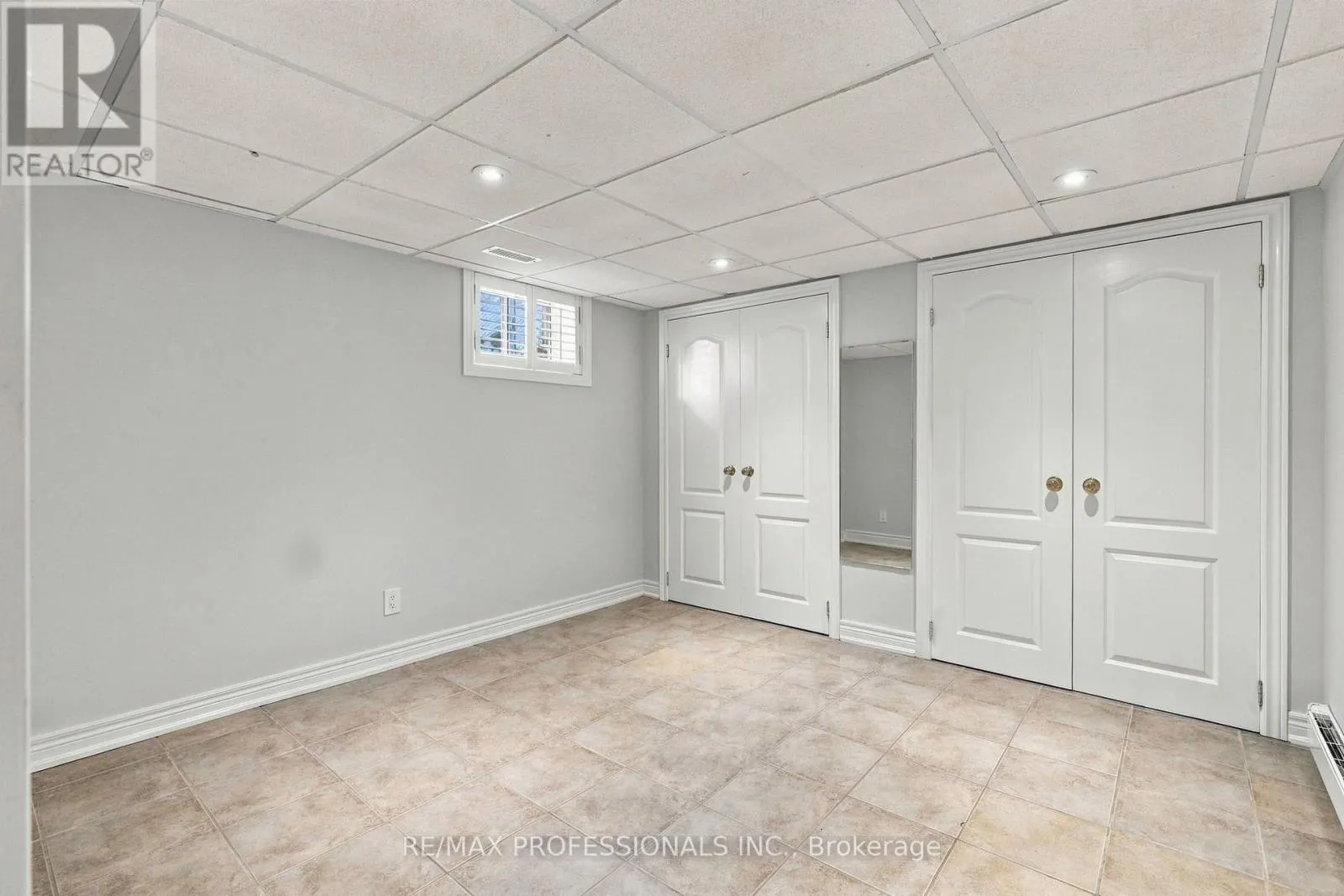 28 WICKFORD DRIVE