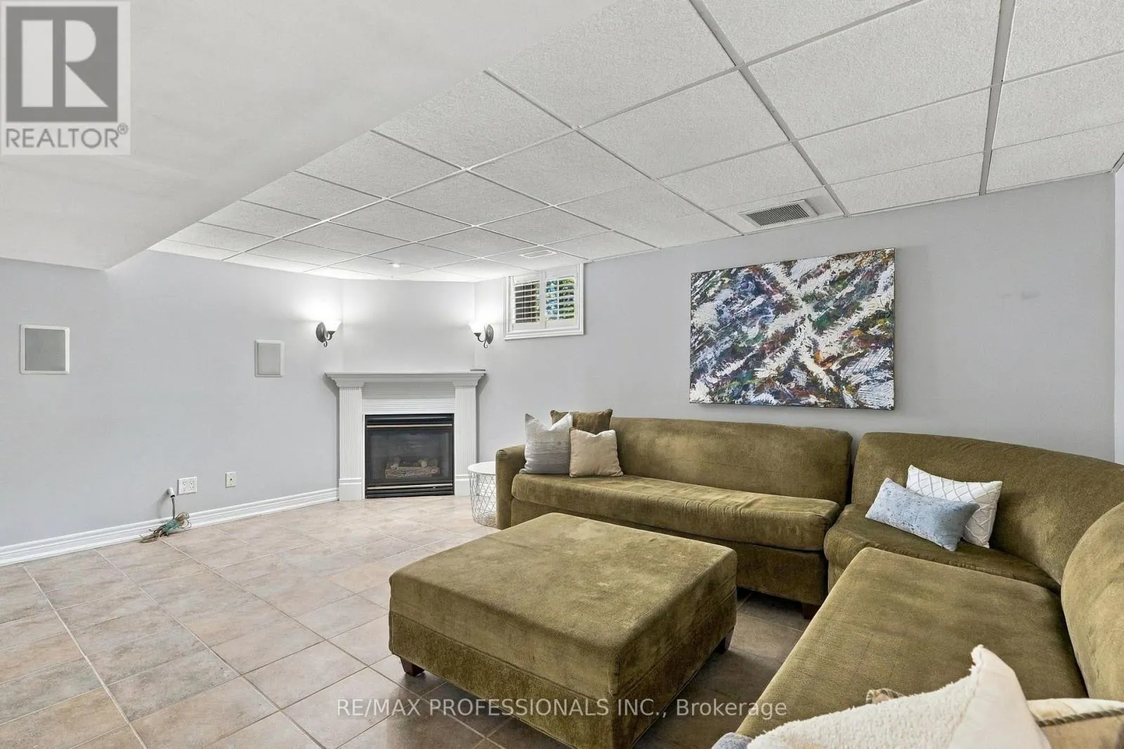 28 WICKFORD DRIVE