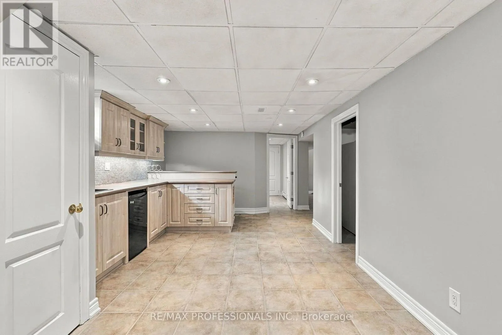 28 WICKFORD DRIVE