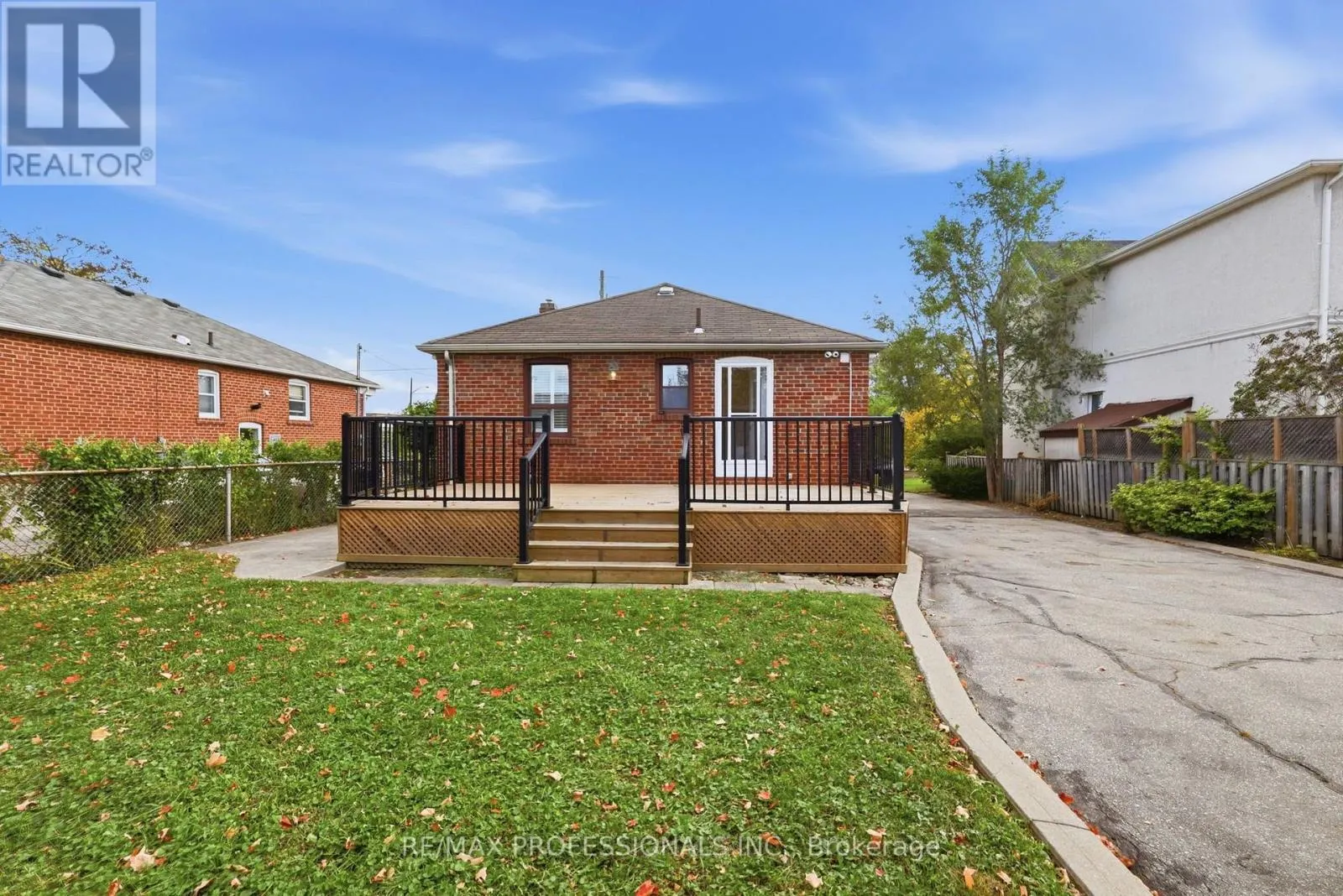 28 WICKFORD DRIVE