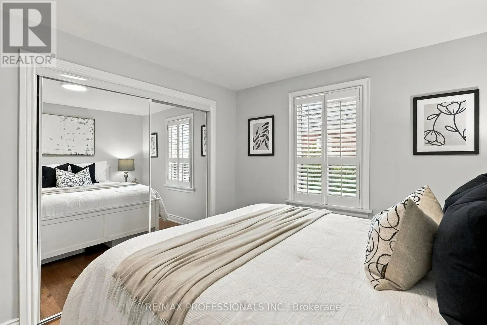 28 WICKFORD DRIVE