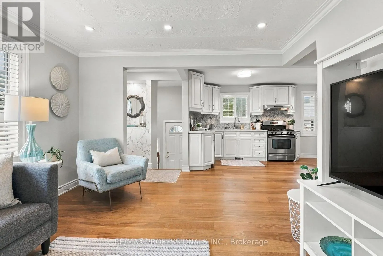28 WICKFORD DRIVE