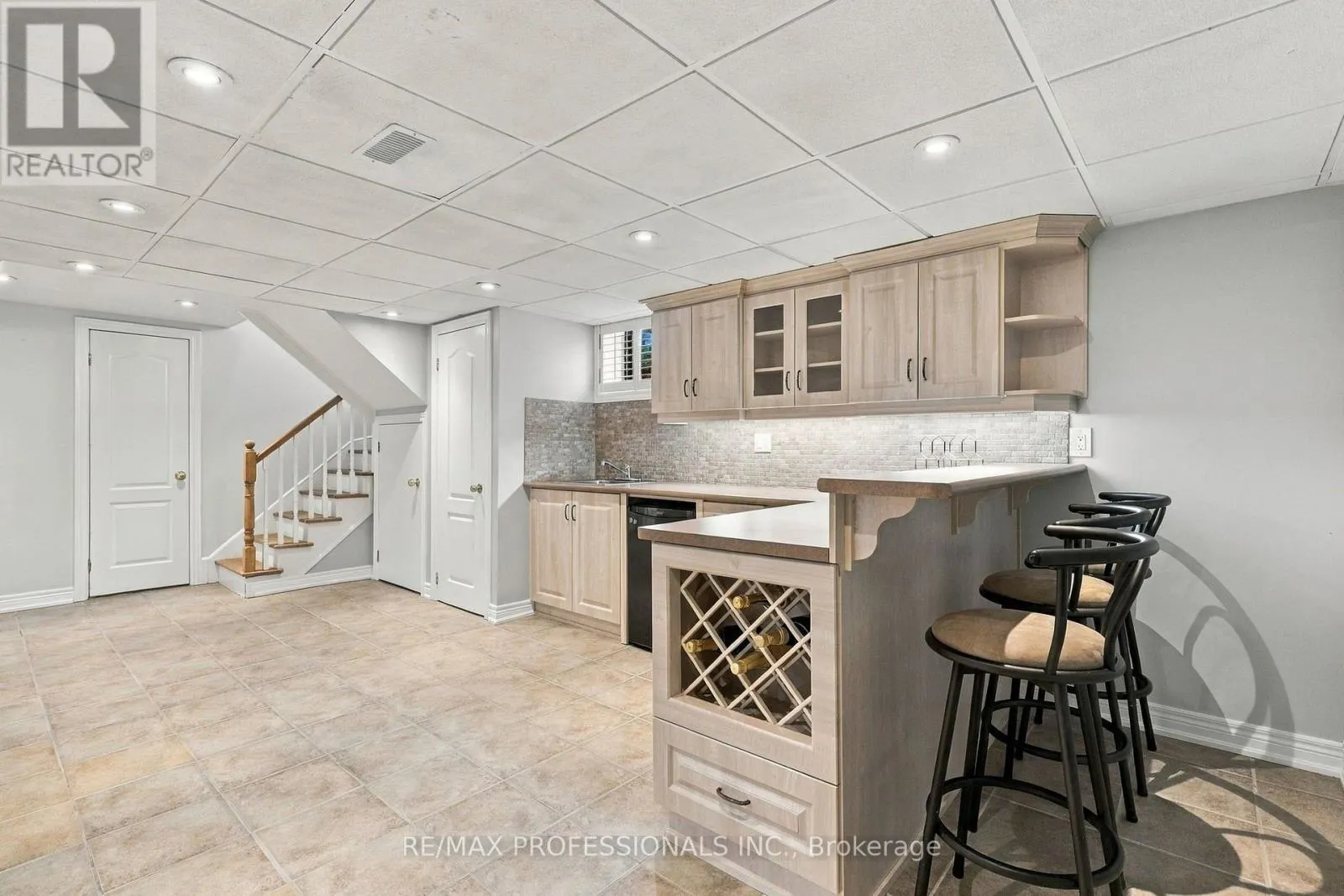 28 WICKFORD DRIVE