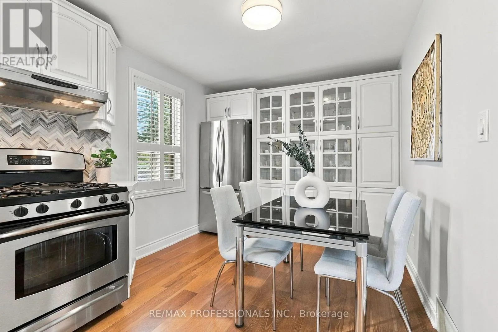 28 WICKFORD DRIVE