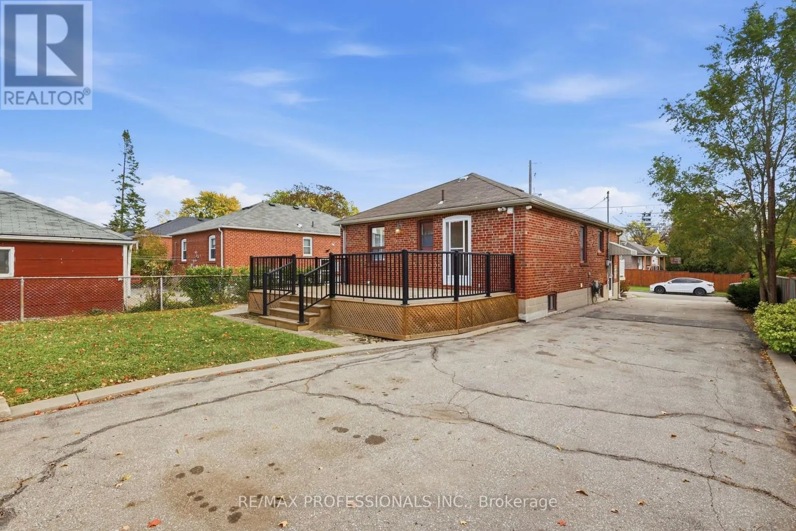 28 WICKFORD DRIVE