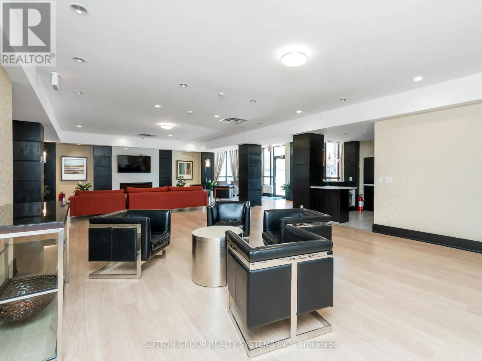 606 - 55 DE BOERS DRIVE
