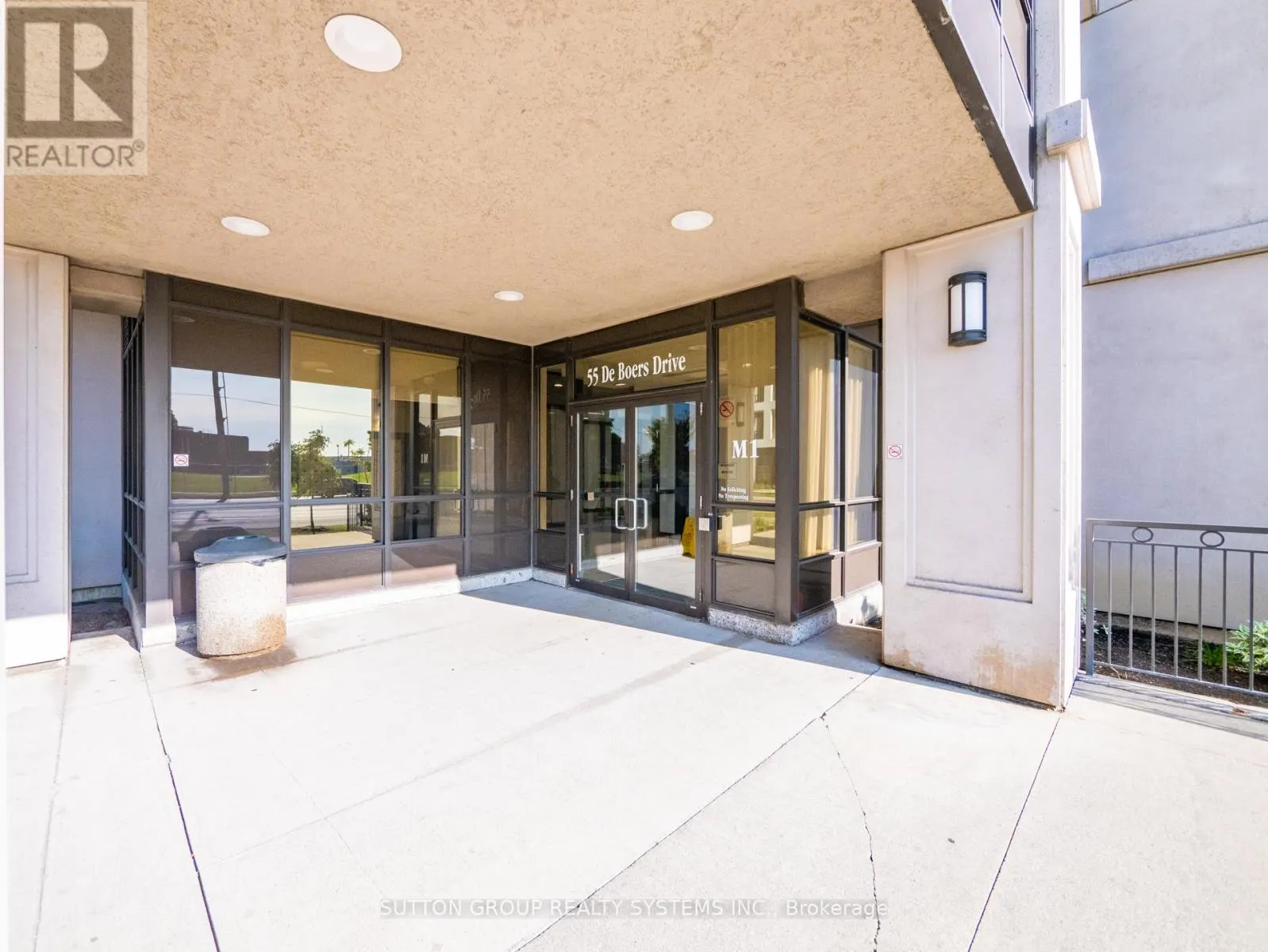 606 - 55 DE BOERS DRIVE