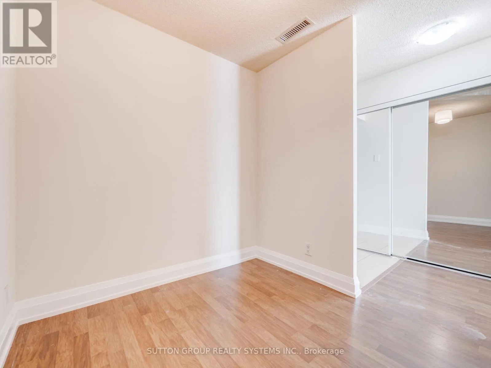 606 - 55 DE BOERS DRIVE