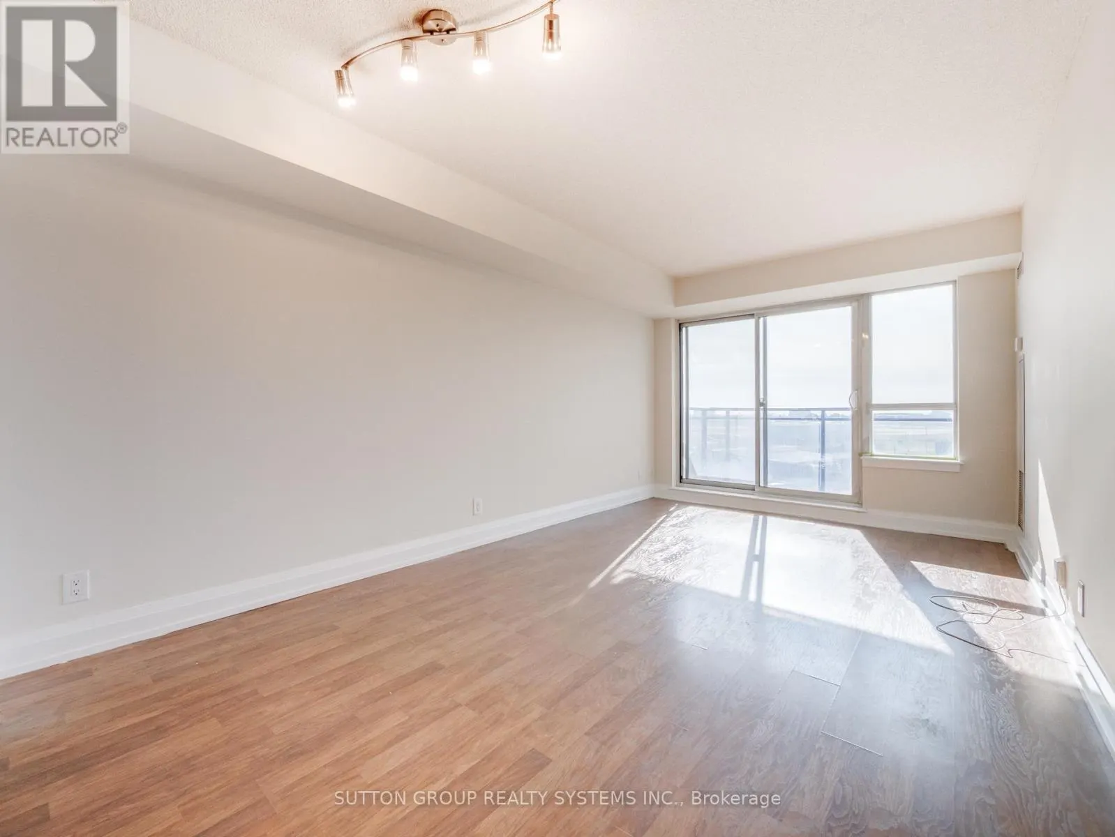 606 - 55 DE BOERS DRIVE