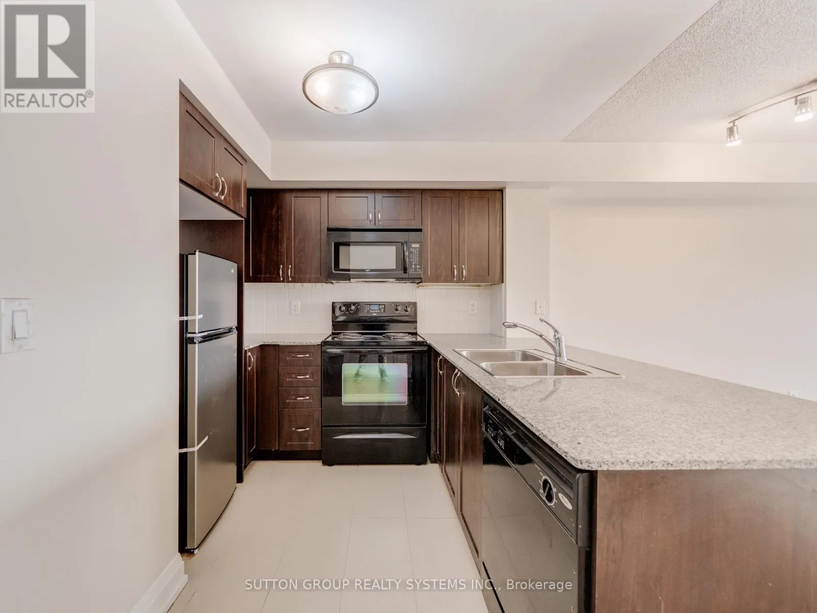 606 - 55 DE BOERS DRIVE