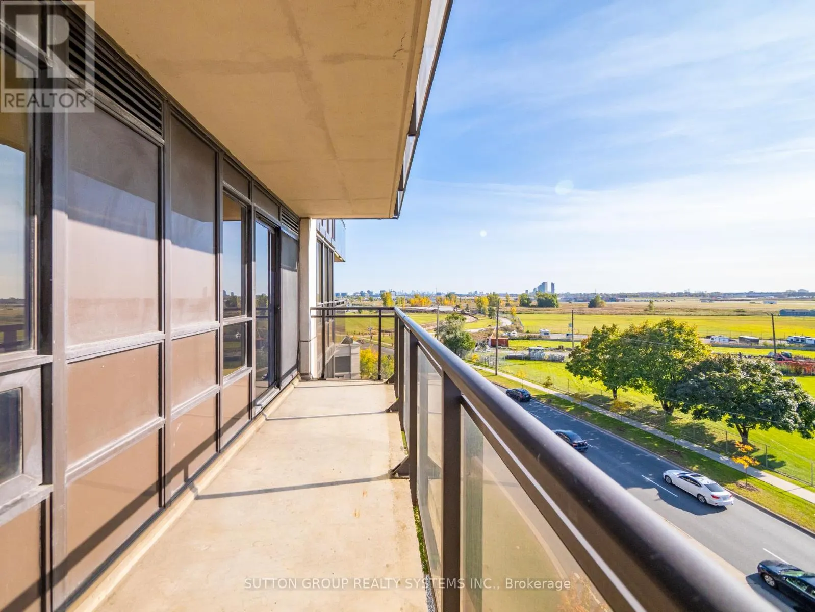 606 - 55 DE BOERS DRIVE