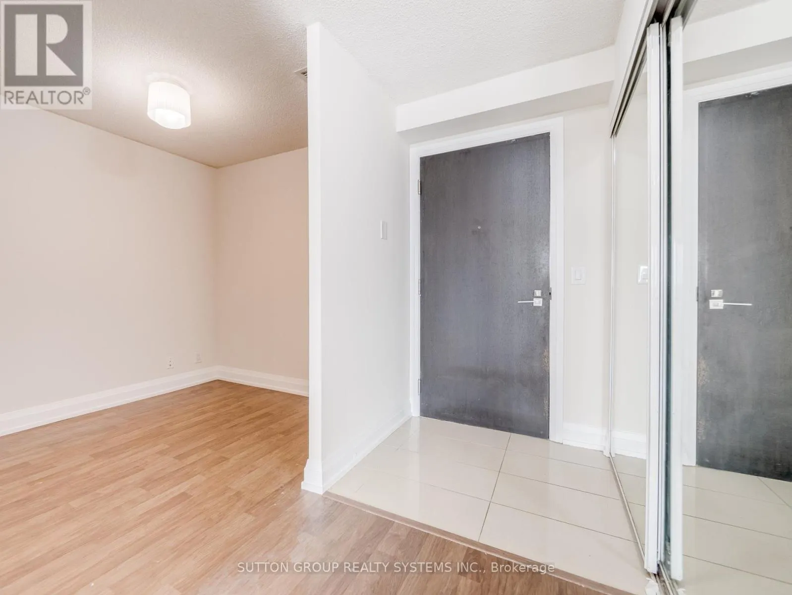606 - 55 DE BOERS DRIVE