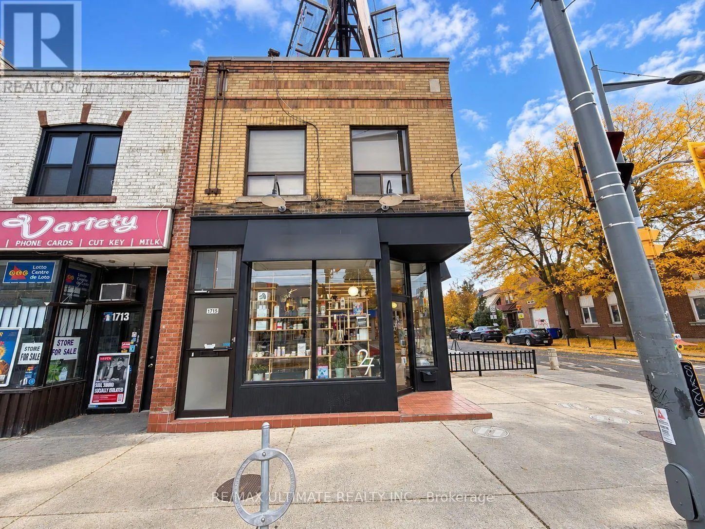 MAIN FLOOR - 1715 ST CLAIR AVENUE W