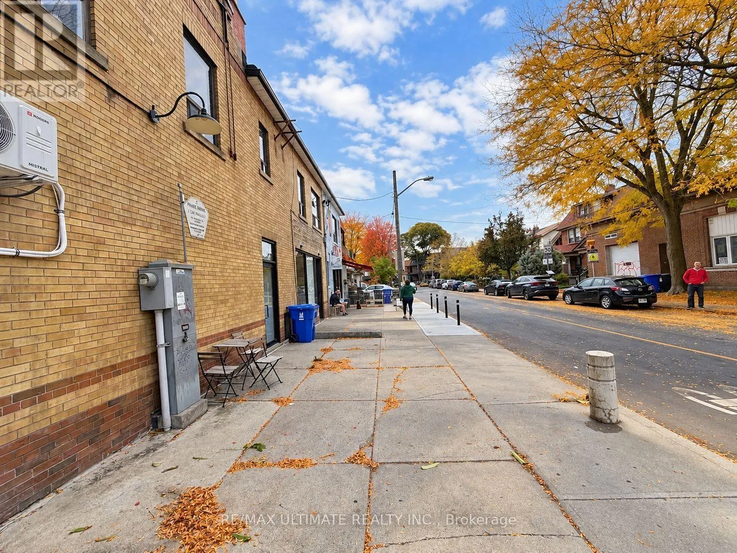 MAIN FLOOR - 1715 ST CLAIR AVENUE W
