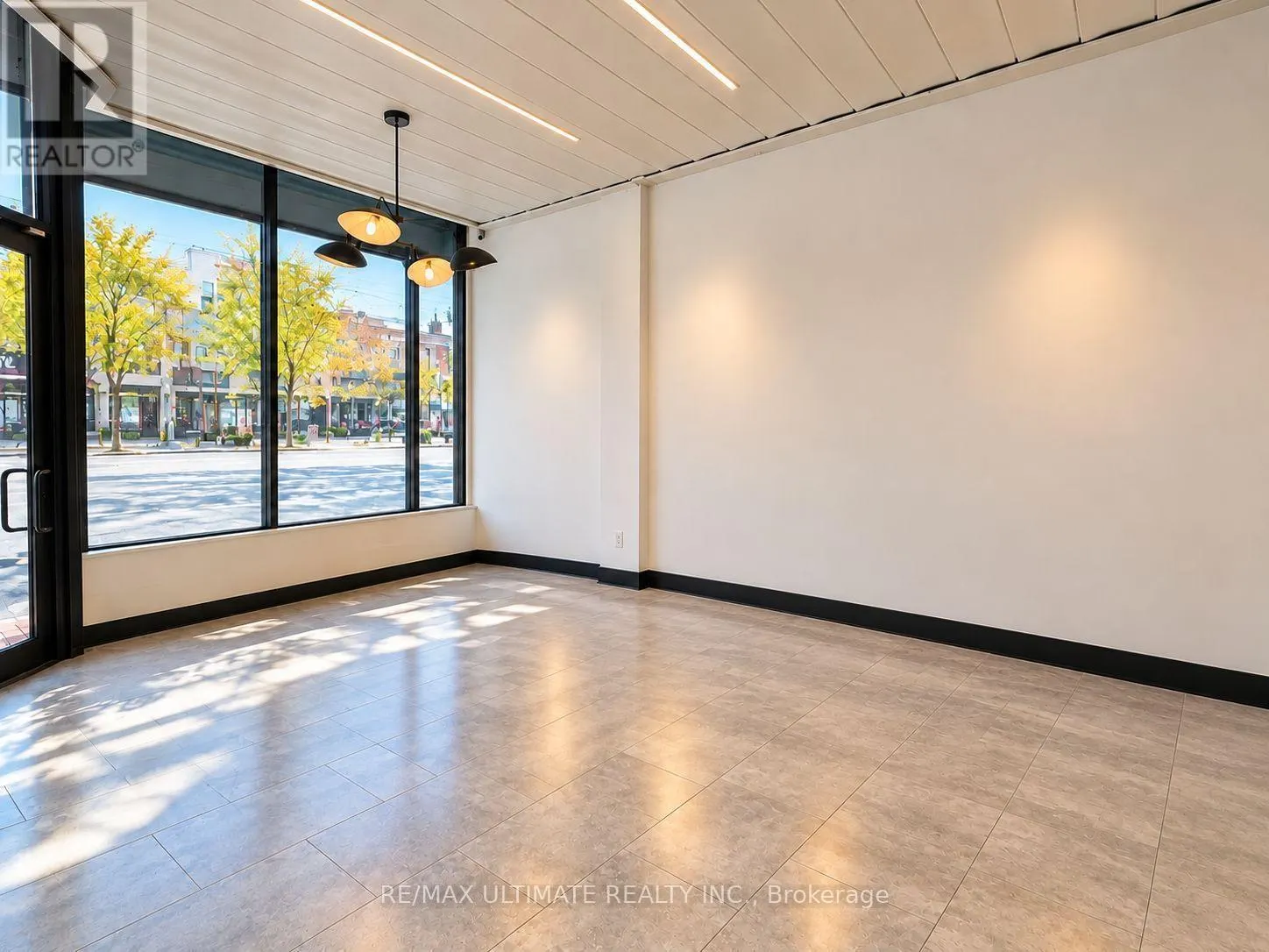 MAIN FLOOR - 1715 ST CLAIR AVENUE W