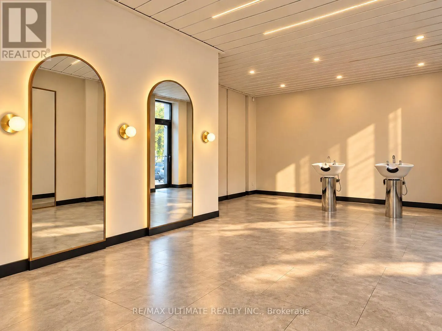 MAIN FLOOR - 1715 ST CLAIR AVENUE W