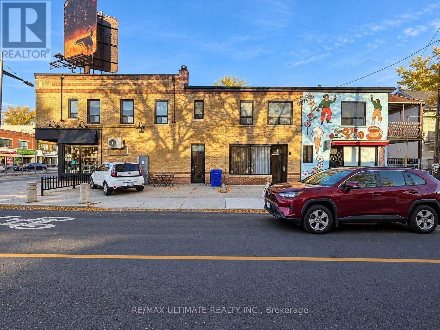MAIN FLOOR - 1715 ST CLAIR AVENUE W