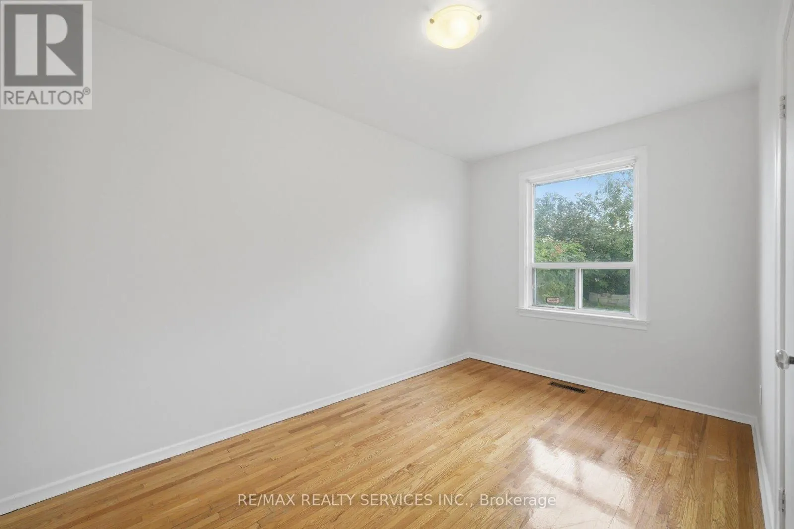 27 EDGEMONT DRIVE