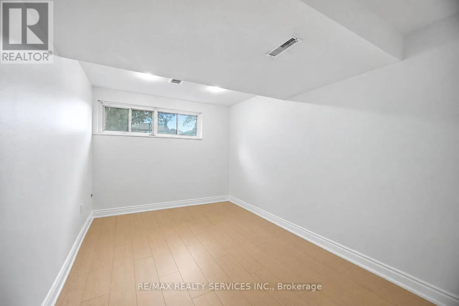 27 EDGEMONT DRIVE