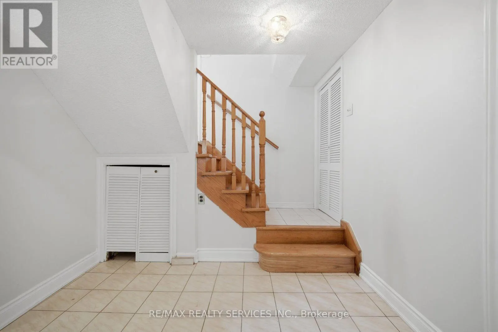27 EDGEMONT DRIVE