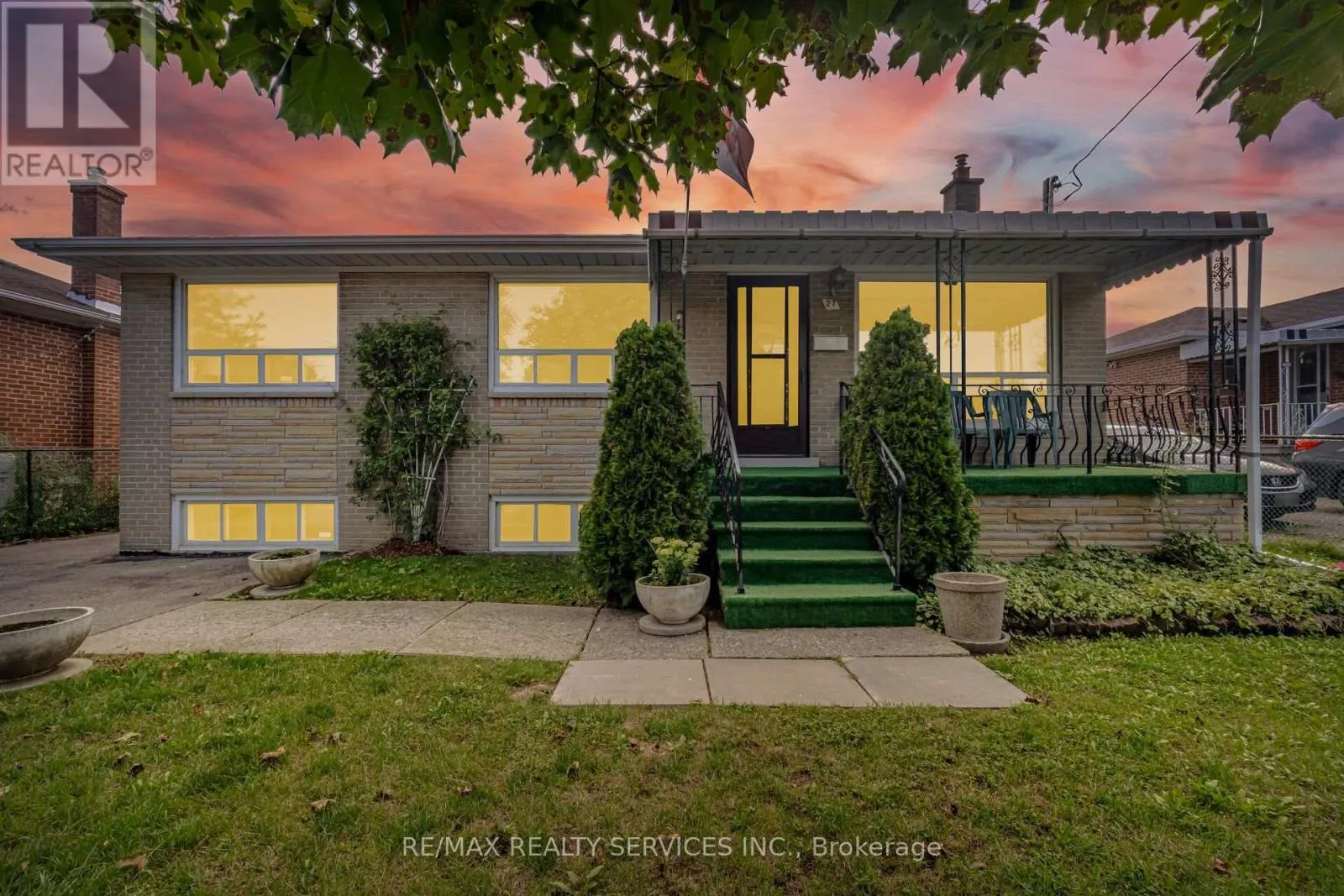 27 EDGEMONT DRIVE