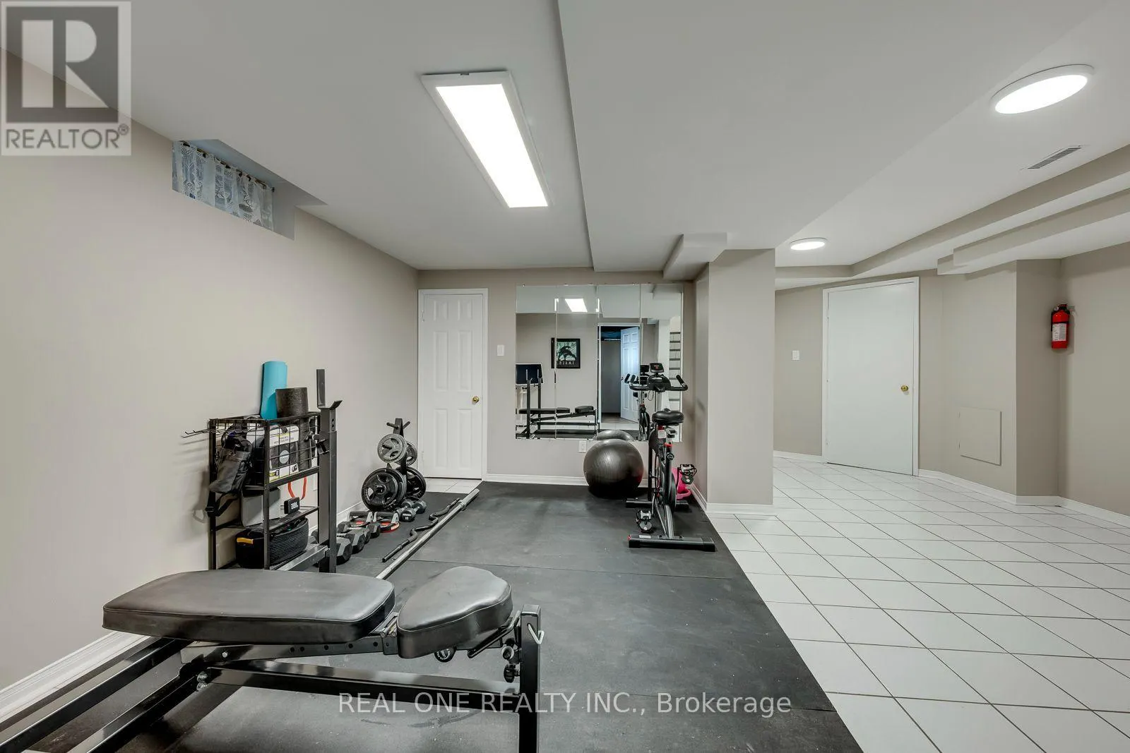 1515 ROSEBANK COURT