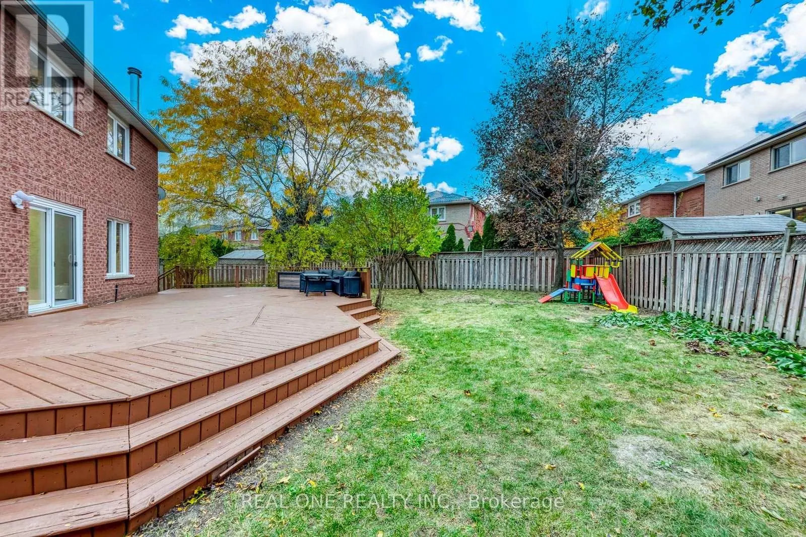 1515 ROSEBANK COURT