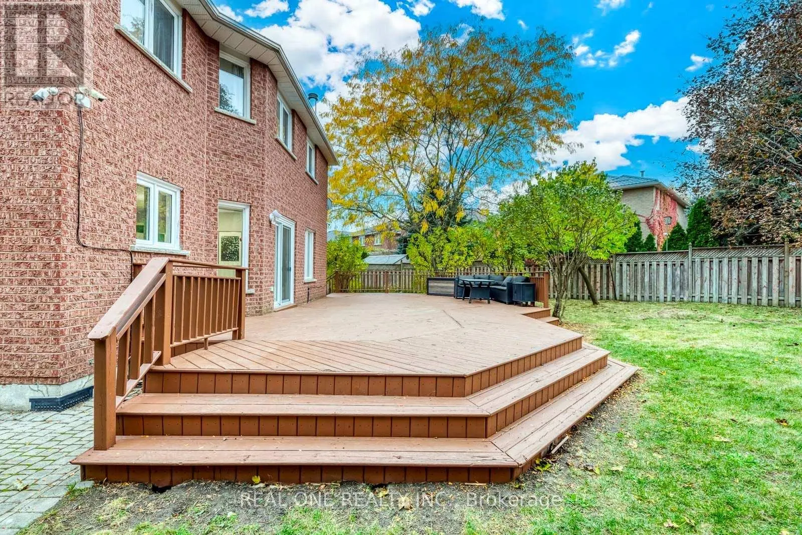 1515 ROSEBANK COURT