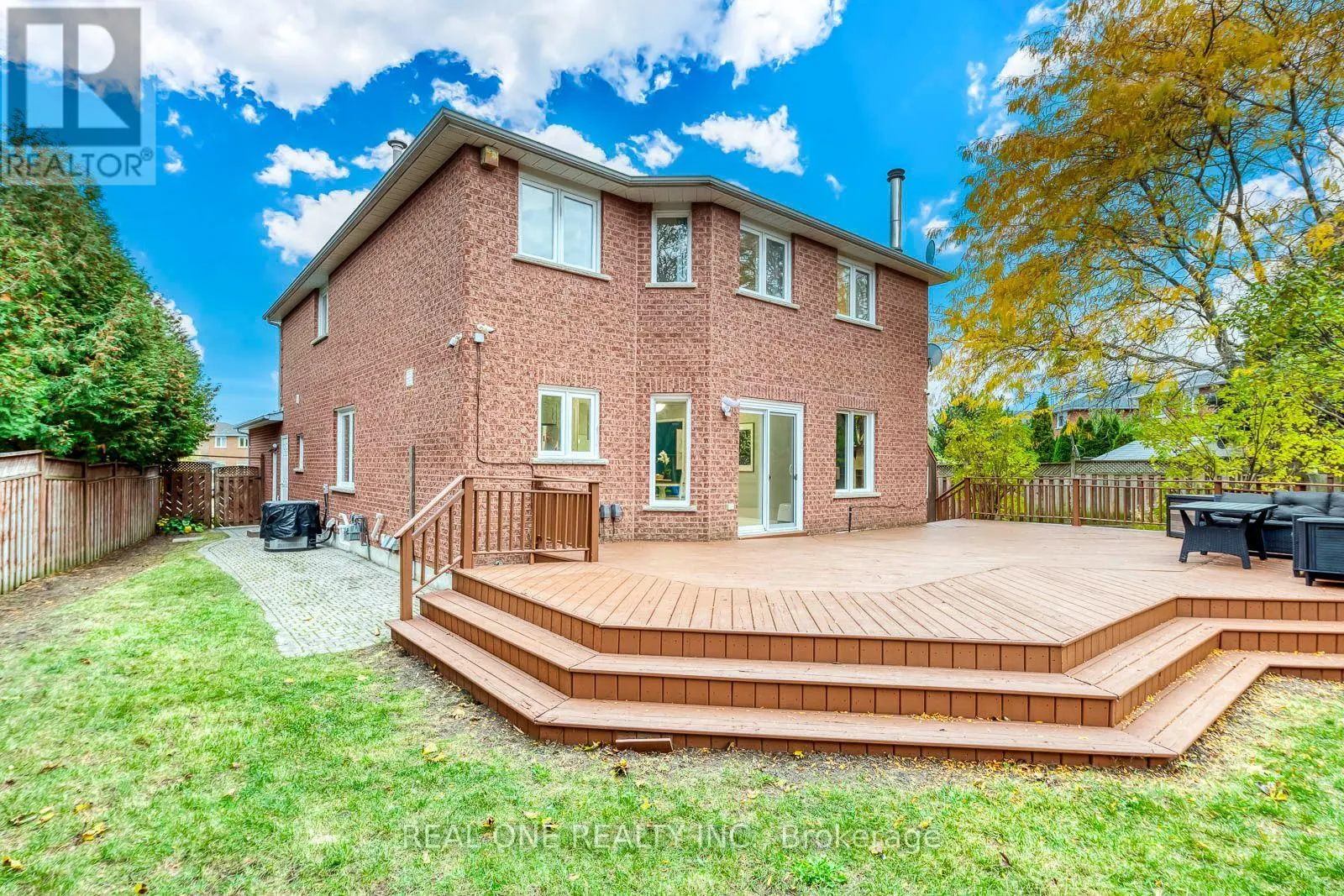 1515 ROSEBANK COURT