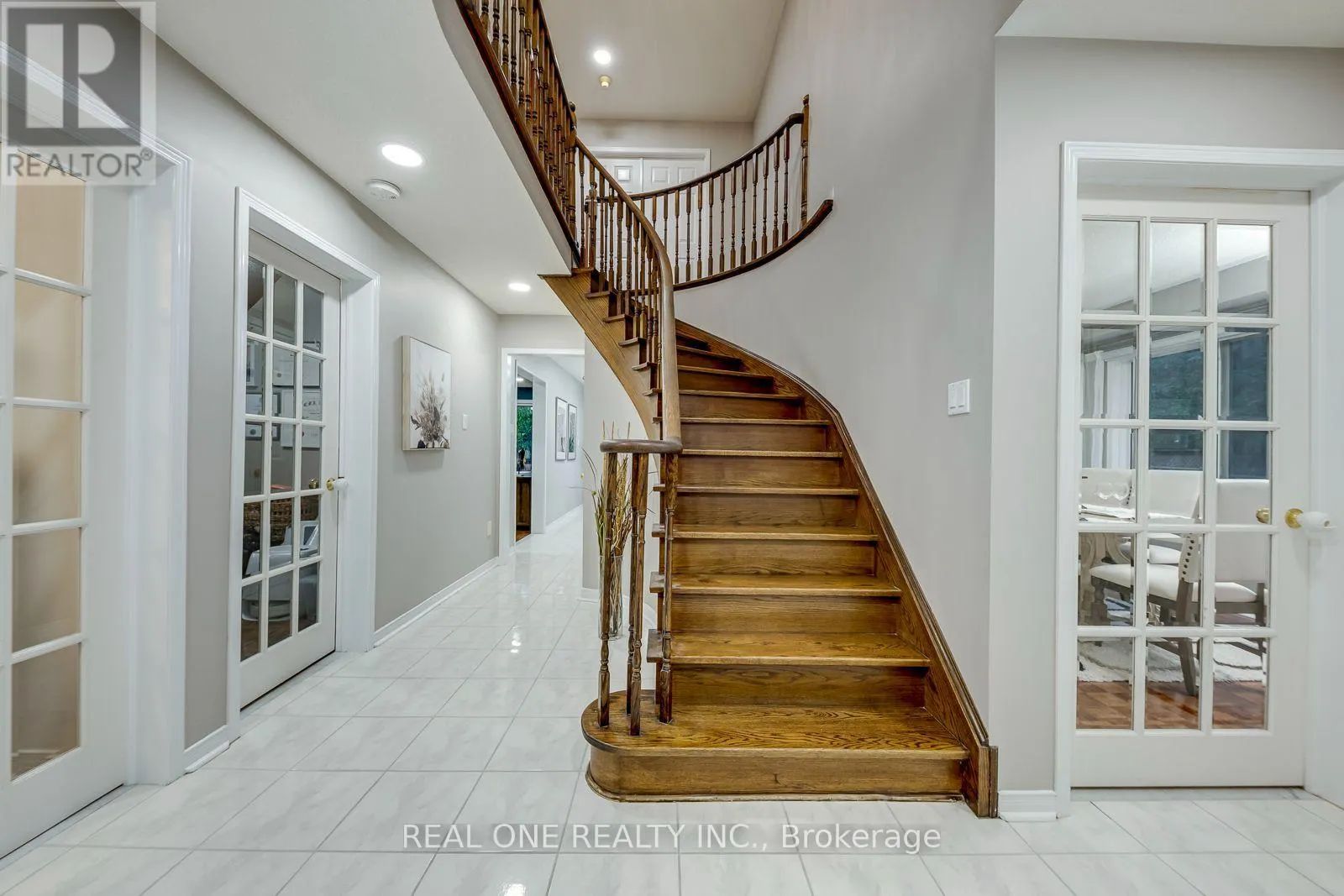 1515 ROSEBANK COURT