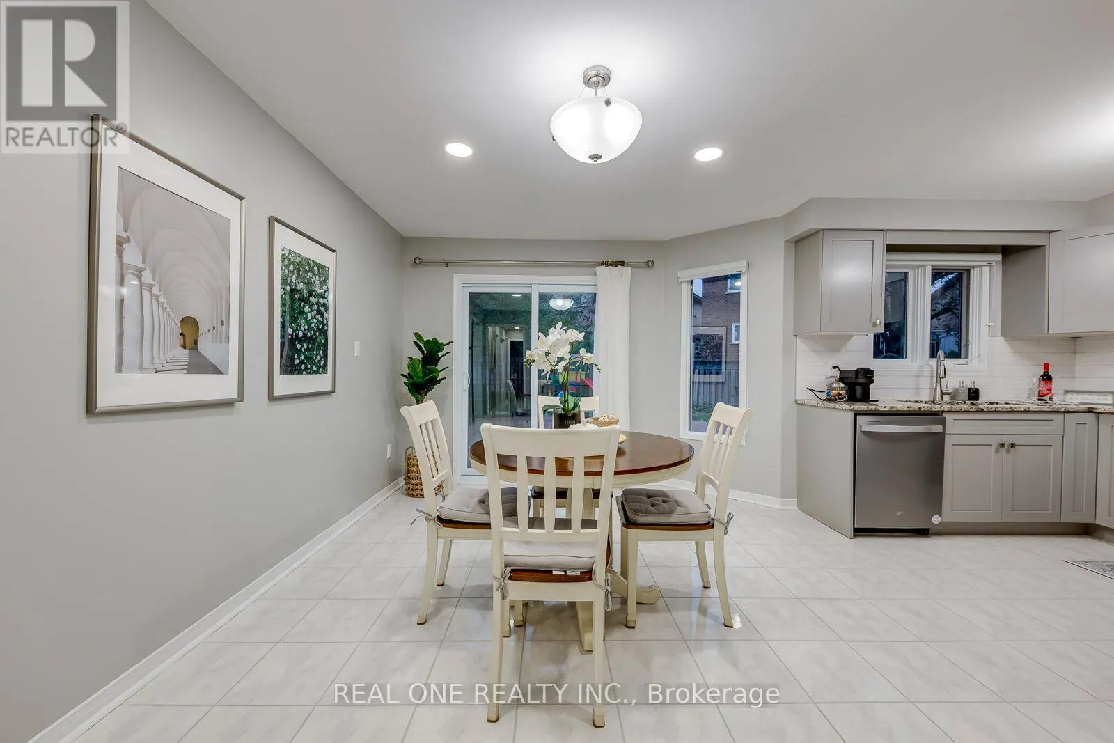 1515 ROSEBANK COURT